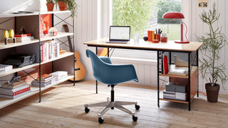 Vitra Eames Plastic Armchair PACC kuipstoel op wielen, productbeeld 10