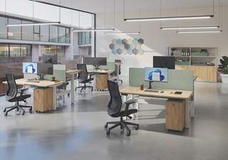 Alto manager zit-sta bureau