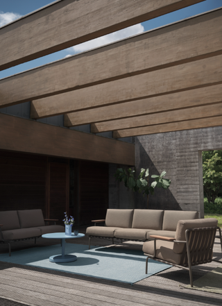 table basse linéaire en acier