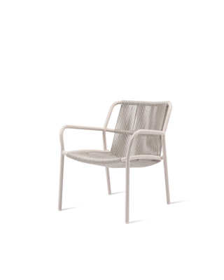 Sweep lounge chair